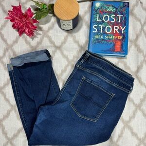 Mid rise juniors Jean capris